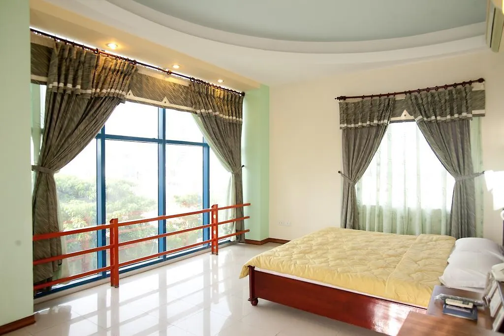 Golden Gate 1 Hotel Da Nang 2*,